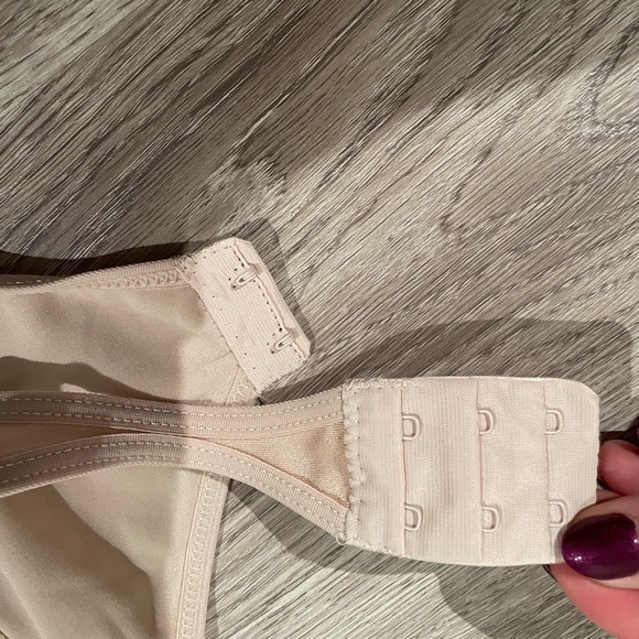 Nude tummy control body suit (I’d classify the size as xs) - Picture 10 of 10